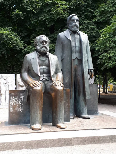 Statues Karl Marx Friedrich Engles Berlin Who Were Both Alumni — Stock Photo, Image