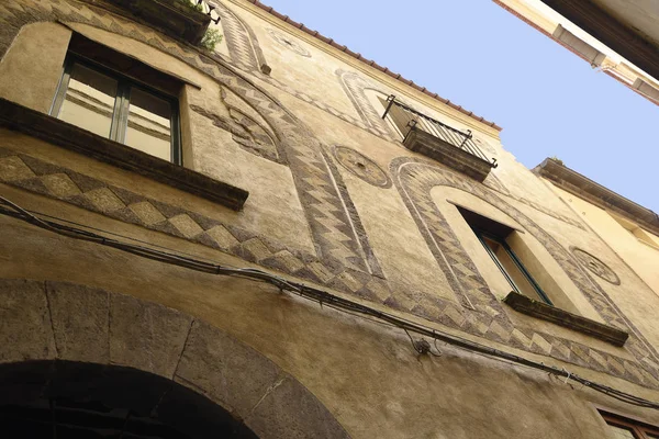 Ventanas Estilo Árabe Casco Antiguo Sorrento Que Una Pequeña Ciudad —  Fotos de Stock