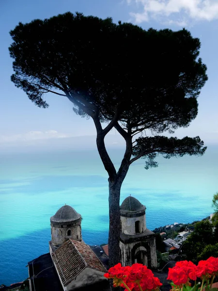 Villa Rufolo Ravello Har Fantastisk Utsikt Ner Amalfikusten Från Sina — Stockfoto