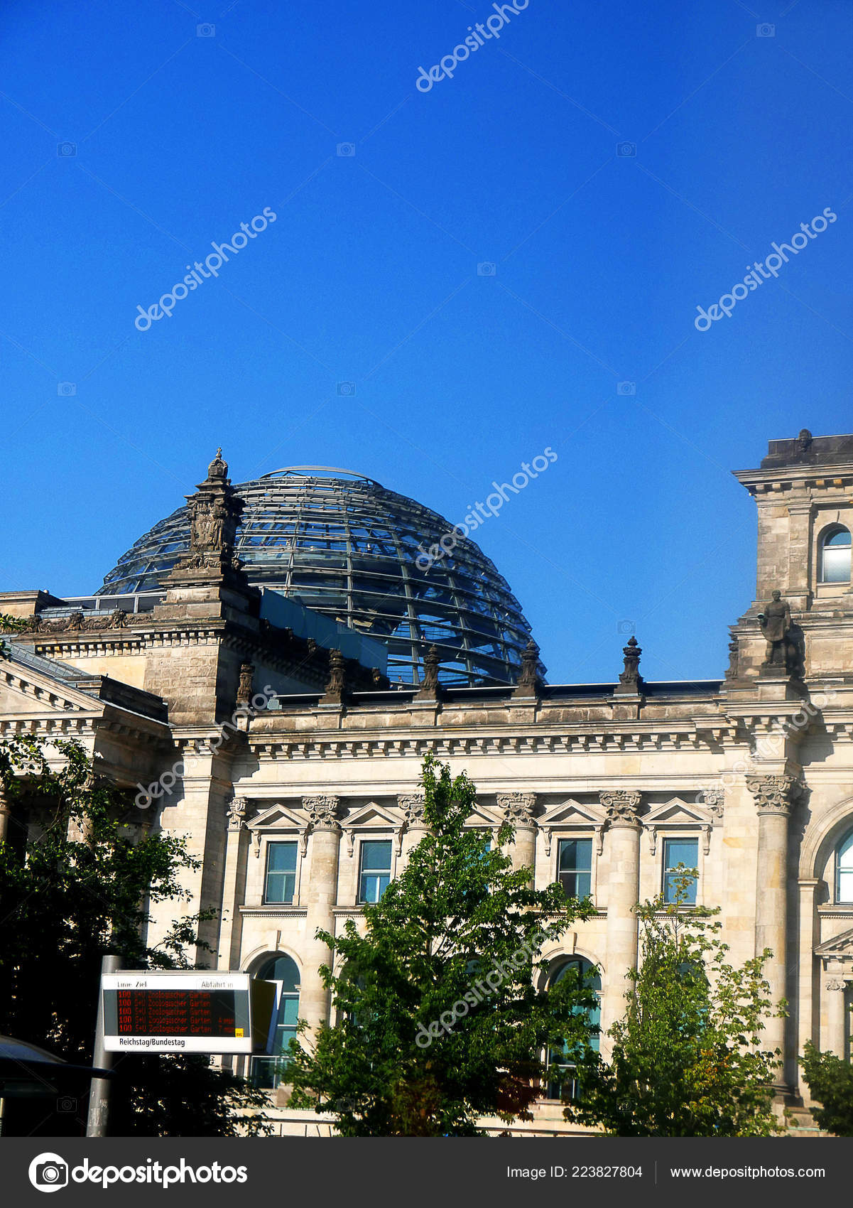 Der Reichstag Ist Ein Historisches Gebaude Berlin Wurde Unter Der Redaktionelles Stockfoto C Quasarphotos 223827804