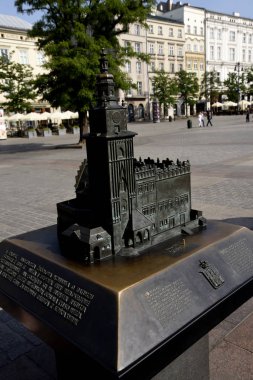 Bronz heykel Krakow Polonya Belediye Binası. Belediye Binası Kulesi kalır ama Polonya iktidarda oldukları zaman dinlenme Avusturyalılar tarafından aşağı çekti, bu model şekli ve boyutu ve hikaye hakkında bir fikir verir