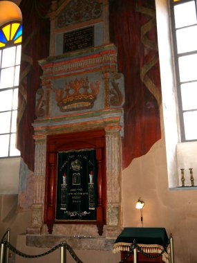 Kracow Kazimierz ilçe eski Polonya şehrin Yahudi bölgesinde Kupa sinagoga... 1939 yılında vardı şimdi sadece 2 etkin olan Krakow 90'dan fazla sinagoglar ve tek Hizmetleri nereye