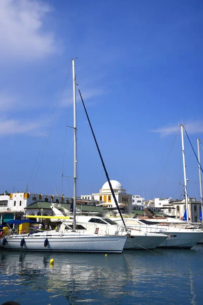 Mandraki Hafen Auf Der Griechischen Insel Rhodes Drei Windmühlen Und — Stockfoto
