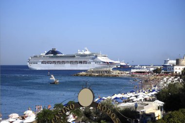 Yunan oniki Adaları Türk sahile yakın Rodos Adası derin deniz limanı terk gemi cruise