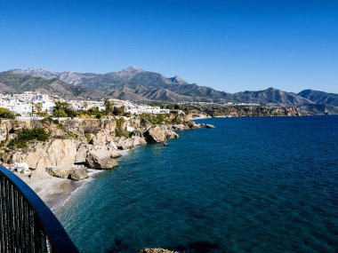 Şehirdeki Carabeo beach resort kasaba Nerja Spain.This Doğu Costa del Sol üzerinde yedi kıyılarına biridir