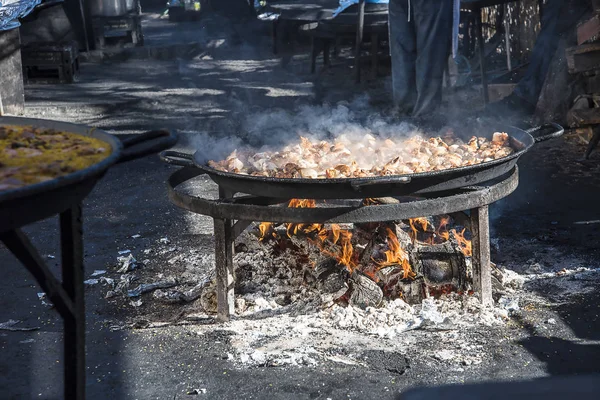 Cooking Serving Huge Pan Paella Burriana Beach Nerja Andalucia Spain — Stock Photo, Image