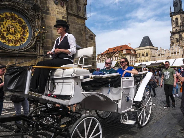 Kůň Kočár Astronomických Hodinách Starém Městském Náměstí Praze Hlavní Město — Stock fotografie