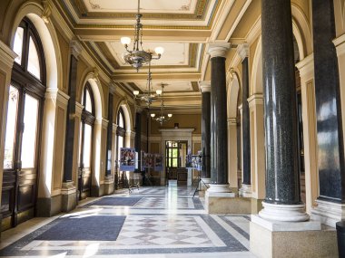 Rudolfinum bir müzik oditoryumu ve Prag'ın en önemli neo-rönesans binalarından biridir. Vltava Nehri kıyısındaki Jan Palach Meydanı'nda yer almaktadır. Çek Filarmoni Orkestrası'nın ev sahnesidir. 