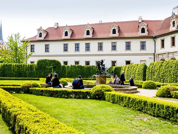 Waldstein Sarayının Bahçesindeki Güzel Senato Bahçeleri Senato Bahçeleri Ile Bir — Stok fotoğraf
