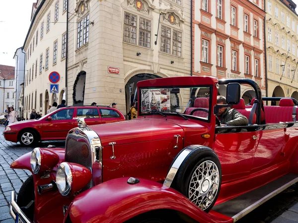 Replicas Vintage Cars Used Take Tourists Style Historic City Prague — Stock Photo, Image