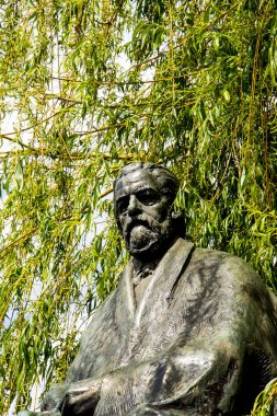 Çek Cumhuriyeti Prag'daki Müzesi'nin önünde, sevgili Vltava Nehri'nin yanında Çek Besteci Bedrich Smetana Heykeli. Bedrich Smetana 2 Mart 1824 12 Mayıs 1884 en önemli Çek bestecilerinden biriydi. Onun ton şiirI Vltava harika