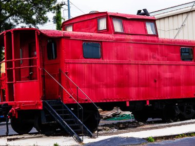 Jackson, Tennessee 'deki Casey Jones Home and Railroad Müzesi. Jones, trenini durdurmaya çalışırken hayatını kurtaran bir demiryolu işçisiydi. En çok onunla ilişkilendirilen motor Ole 382 veya Cannonball burada.
