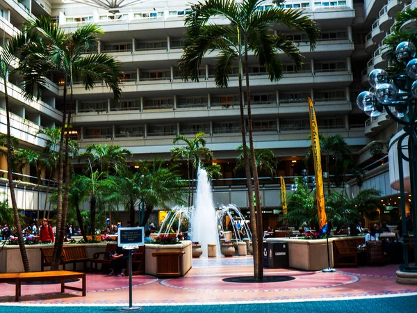 Airport Orlando Florida Unique Having Fountains Palm Trees Hotels Attractions — Stock Photo, Image