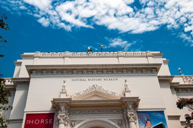 San Diego California 'daki Balboa Park' ta İspanyol Mimarlığı. Park ve tarihi sergi binaları 1977 'de Ulusal Tarihi Kent Bölgesi ilan edildi..