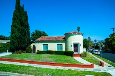 Kaliforniya 'daki Los Angeles şehrinin sanat ve mimarisi. Şehir 44 göçmenden oluşan küçük bir yerleşim bölgesinden Hollywood ve film endüstrisini içine alan bu Dreams kasabası haline geldi.