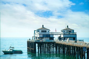 Pier ya da Stearns Rıhtımı 'na, plaja ve Santa Barbara' daki İspanyol Misyonuna bir ziyaret kaçırılmamalı.