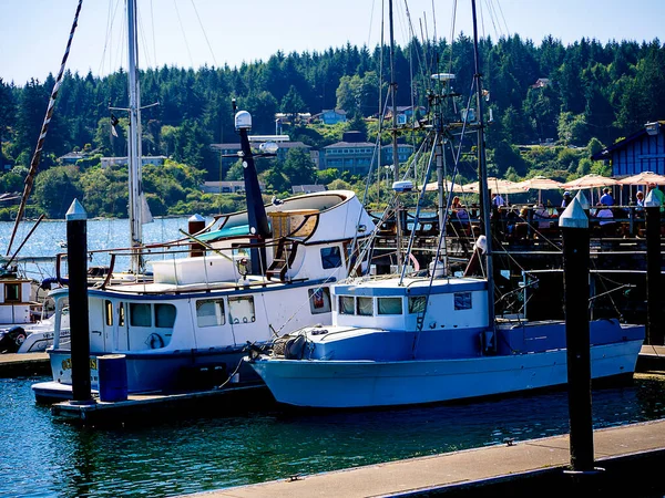 Fischerboote Hafen Der Küstenstadt Florence Oregon Usa Einer Kleinstadt Der lizenzfreie Stockbilder