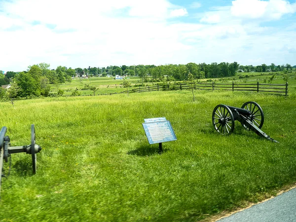 Het Slagveld Gettysburg Pennsylvania Met Vele Gedenktekens Voor Gesneuvelden Herdenkt — Stockfoto