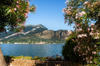 Como Gölü ve dağları dünyanın en büyülü ve en güzel yeridir. Gölün aşağısındaki manzara sizi asla terk etmez ve hayatınızın geri kalanında sizin bir parçanız olurlar.