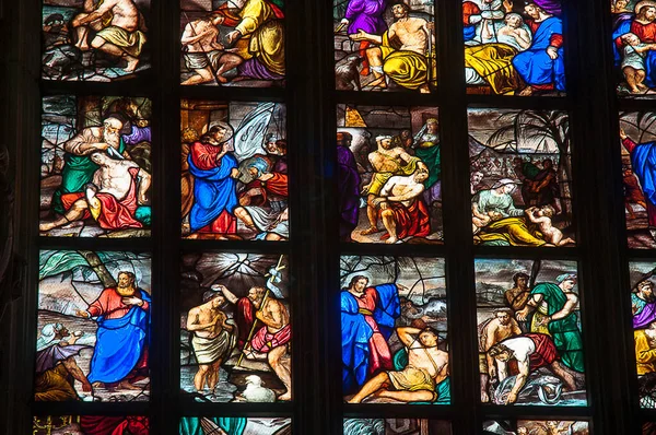 Wspaniała Opowieść Witrażu Katedrze Mediolanie Gotycka Katedra Ukończyła Się Prawie — Zdjęcie stockowe