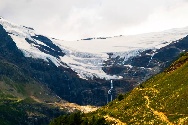 Schweiziska Berg Sett Från Bernina Express Tåget Från Tirana Italien — Stockfoto