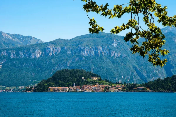 Lago Como Sus Montañas Lugar Más Mágico Hermoso Las Orillas —  Fotos de Stock