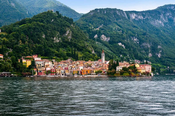 Lago Como Lugar Magnífico Con Pueblos Antiguos Hermosas Montañas Esta —  Fotos de Stock