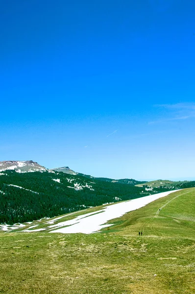 Χιονισμένα Βουνά Πάνω Από Jackson Hole Wyoming Snowfields Έχουν Γύρω — Φωτογραφία Αρχείου