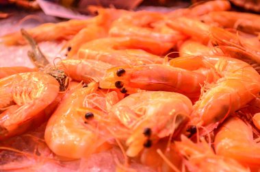 Boqueria pazarında İspanyol yemekleri