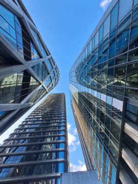 Şehrin modern binası