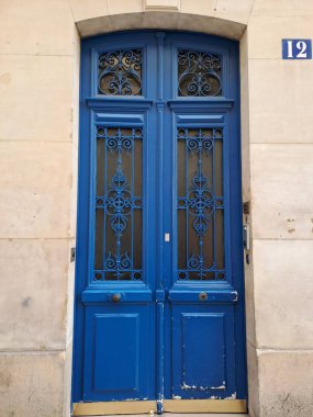 Mavi kapılı eski mavi kapı
