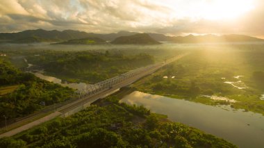 Sabahleyin bir tukad yeh unda bridge klungkung bali drone çekimi.