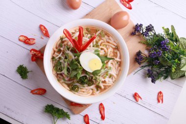 Assam laksa (Tangy balık Gravy içinde sallama) Penang ve Singapur bölgesi 'nde popüler özel Malezya gıda