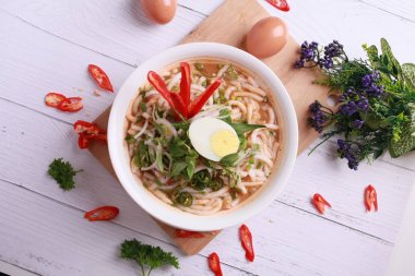 Assam laksa (Tangy balık Gravy içinde sallama) Penang ve Singapur bölgesi 'nde popüler özel Malezya gıda