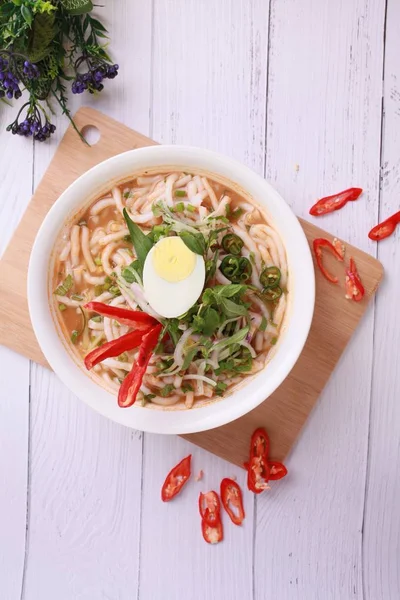 Assam laksa (Tangy balık Gravy içinde sallama) Penang ve Singapur bölgesi 'nde popüler özel Malezya gıda