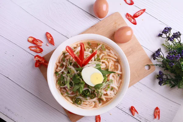 Assam laksa (Tangy balık Gravy içinde sallama) Penang ve Singapur bölgesi 'nde popüler özel Malezya gıda