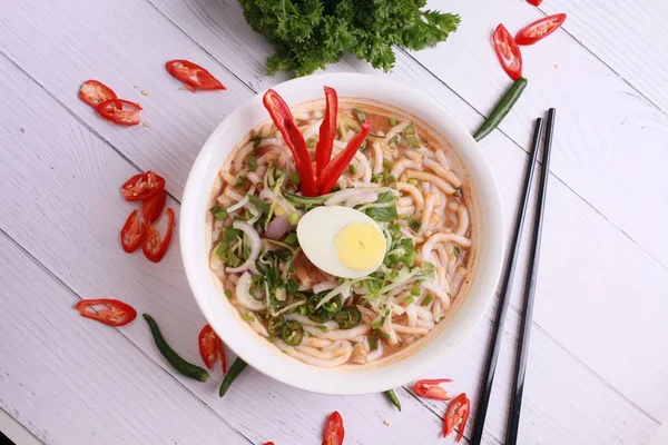Assam laksa (Tangy balık Gravy içinde sallama) Penang ve Singapur bölgesi 'nde popüler özel Malezya gıda