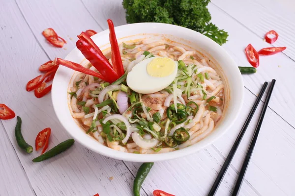 Assam laksa (Tangy balık Gravy içinde sallama) Penang ve Singapur bölgesi 'nde popüler özel Malezya gıda