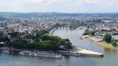  Alman köşe nerede Rhein ve Mosel nehirler güzel 2000 yıl eski şehir, Koblenz içinde Almanya birleşirler ünlü bir dönüm noktası olduğunu