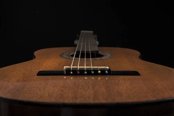 Klasik 6 telli gitar