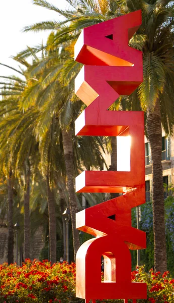 Palma de Mallorca Gün batımında heykeli.