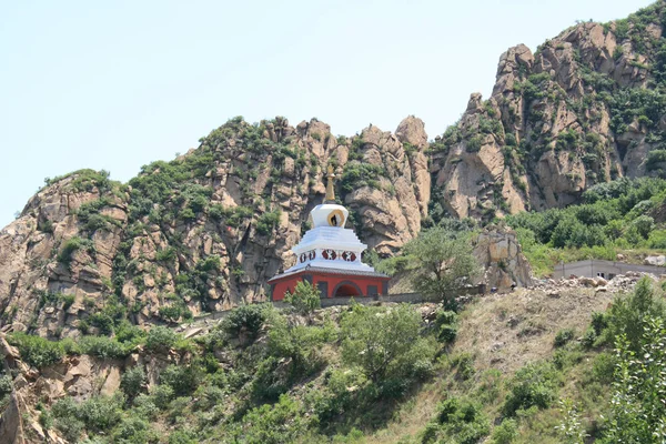 Kinesiska Buddhistiska White Tower Building — Stockfoto