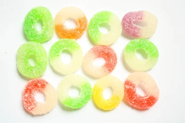 Kleurrijke Snoepjes Witte Achtergrond — Stockfoto
