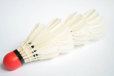 Yakın çekim beyaz badminton
