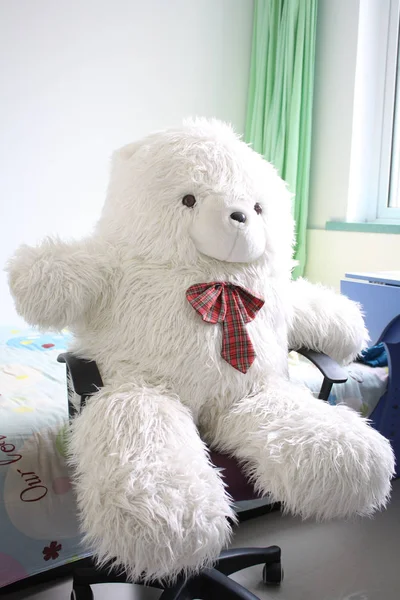 Primer Plano Osito Peluche Blanco — Foto de Stock