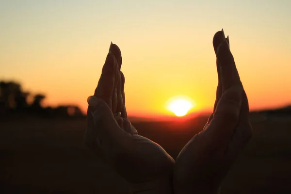 Silueta Gestos Atardecer — Foto de Stock