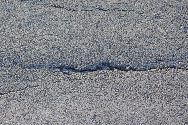 Asfalt yoldan kapatın