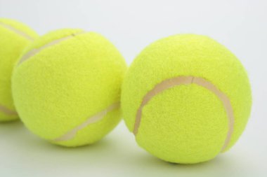 Yakın çekim üç tenis topları