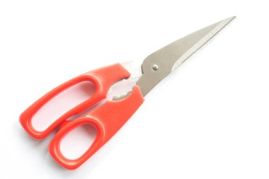 Beyaz arkaplanda kırmızı makas