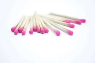beyaz zemin üzerine matchsticks